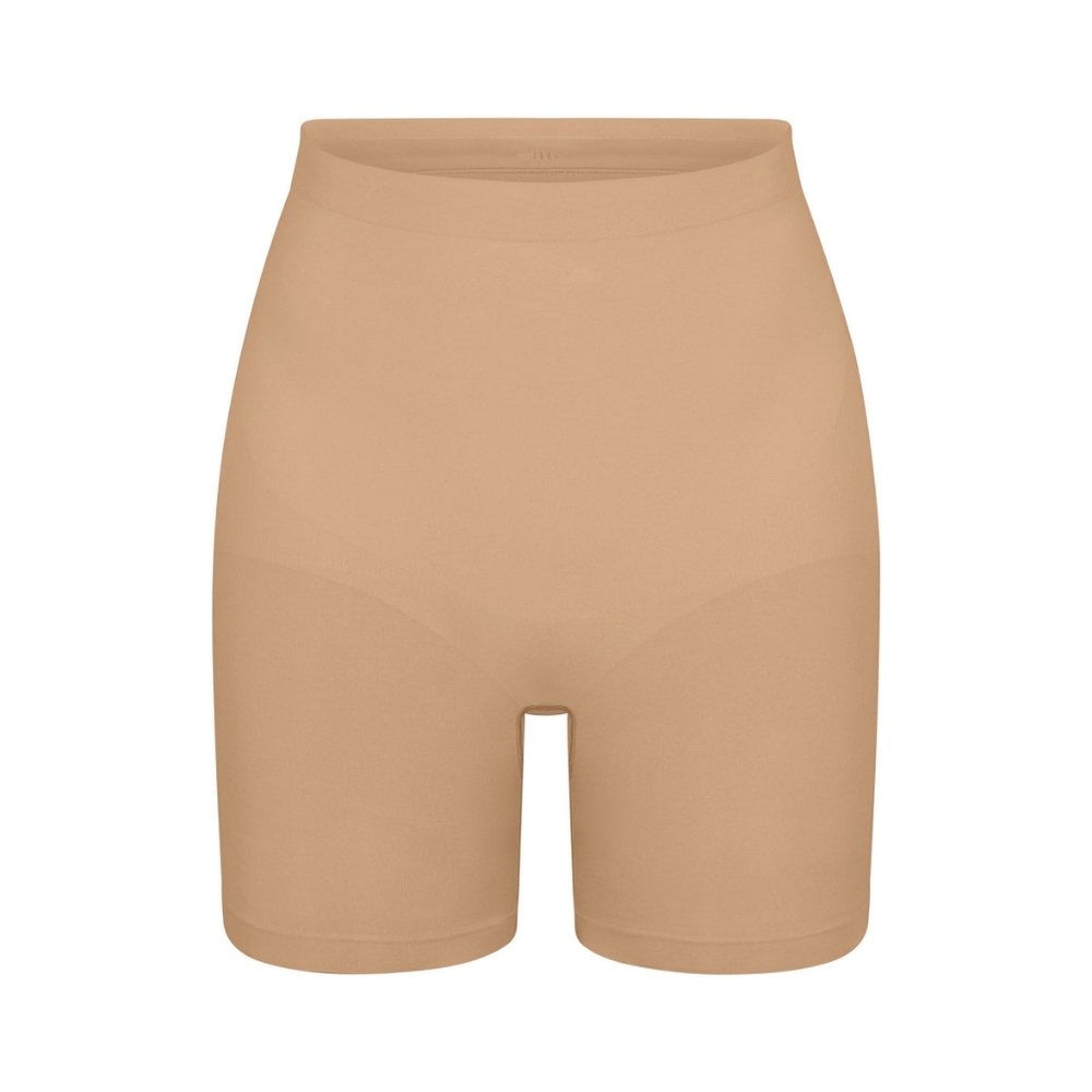 NWT SKIMS Sculpting Mid Thigh Shorts, S Clay